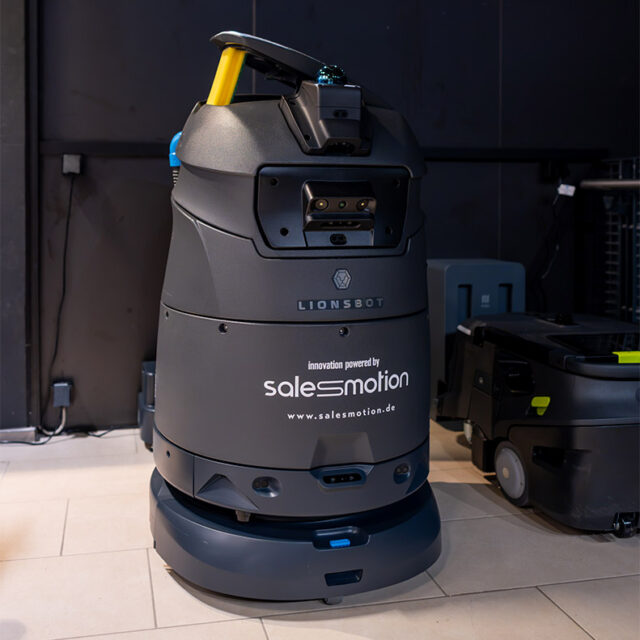 Roboter von salesmotion im E center Warnow Park