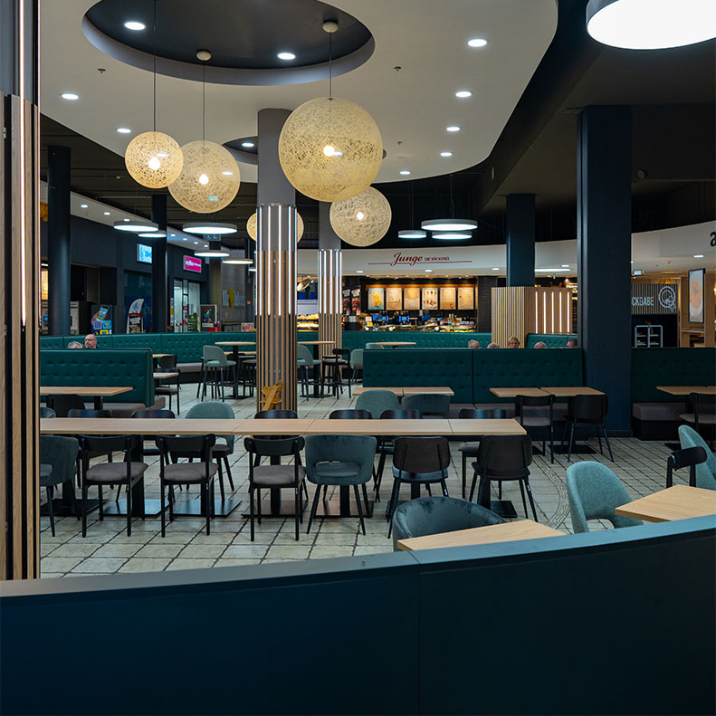 Neuer Foodcourt / Gastrobereich im Warnow Park