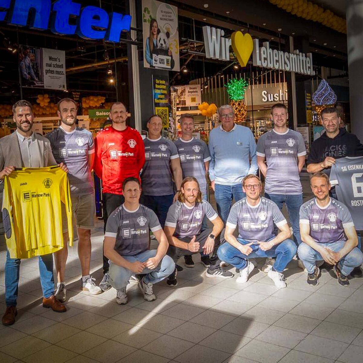Die Fußballer vom SG Eisenkader Rostock mit Stephan Cunäus und Frank Middendorf.