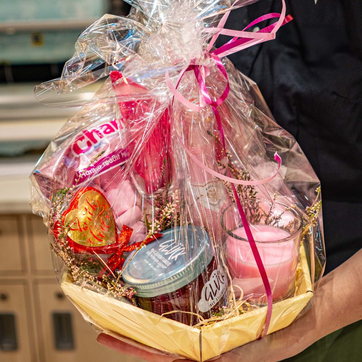 Geschenkkorb zum Valentinstag