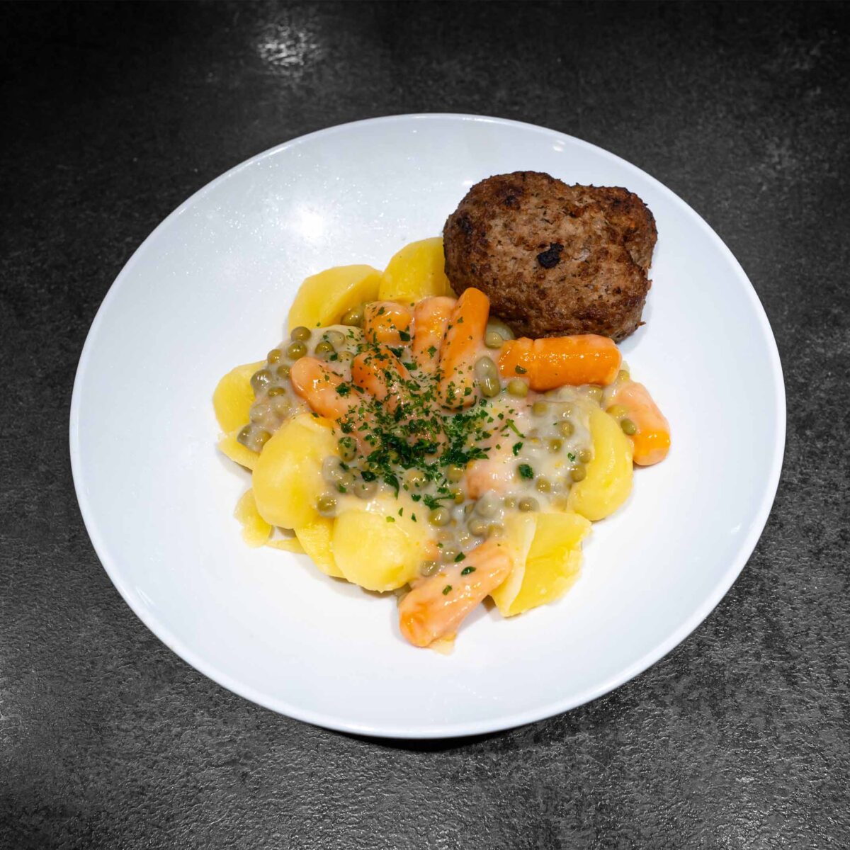 Boulette mit Mischgemüse aus der Marktküche